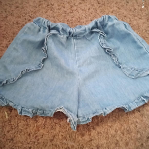 Girls 5/6 bundle shorts, and bathing suit - Picture 2 of 14